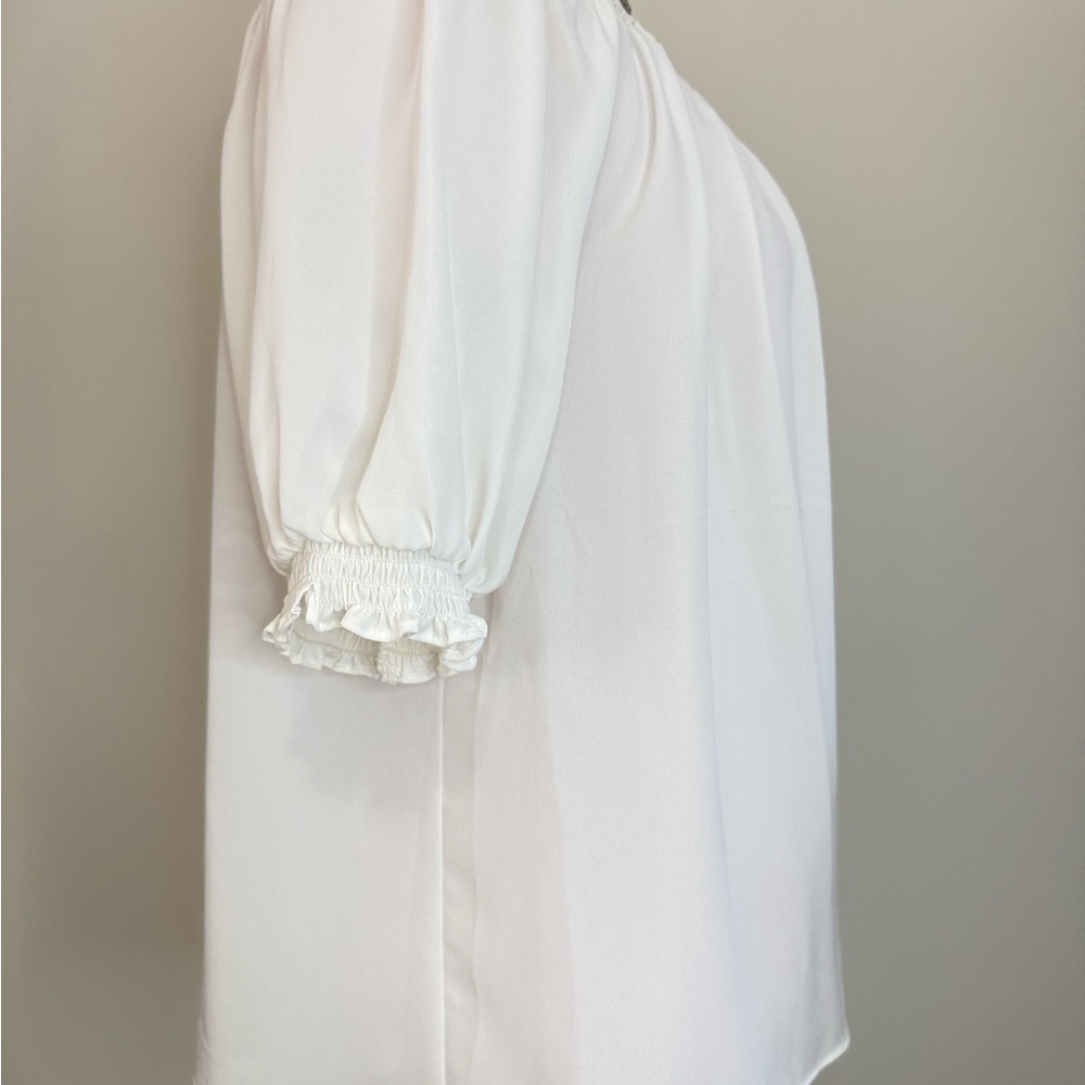 Express NWT Elegant White Women's Top in size large - Picture 3 of 9
